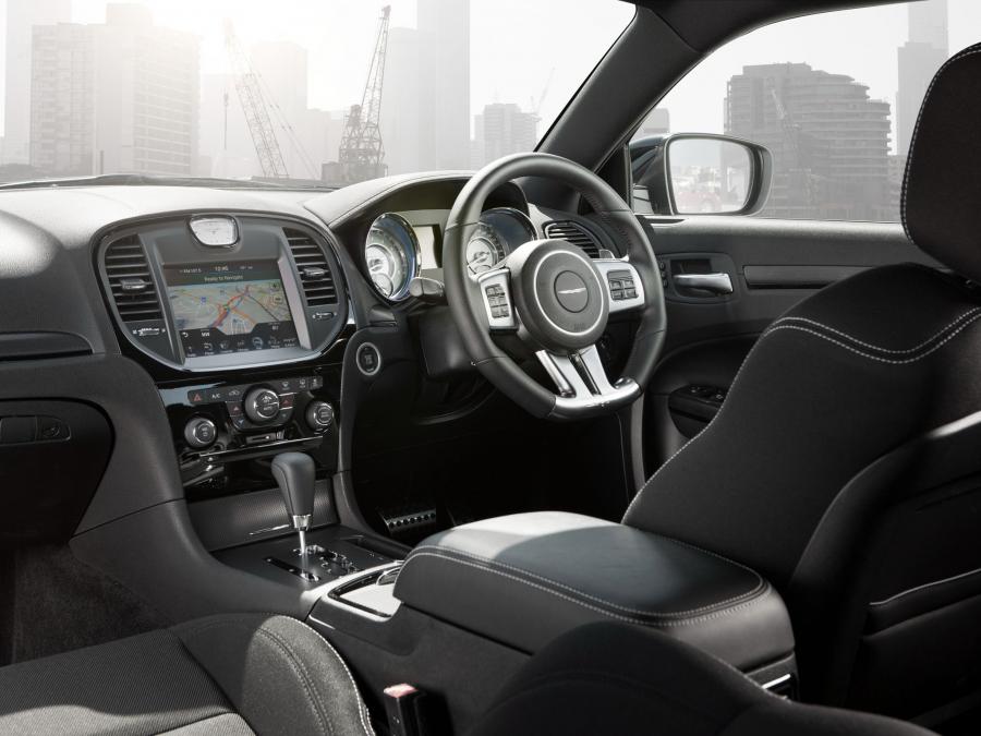  Chrysler 300C SRT8 Core 2013 года  (AU) (фото 4 из 16)
